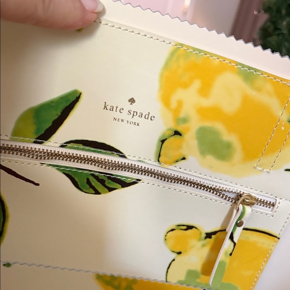 Kate Spade New York all day lemon toss tote -Rare. - Picture 11 of 12